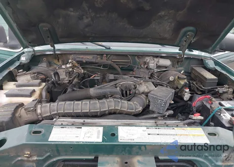 1999 Mazda B3000 Se/Tl из США, поврежденный, VIN 4F4YR16V3XTM27240